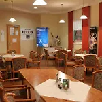 Rauchkuchl Centercourt Otel 3*