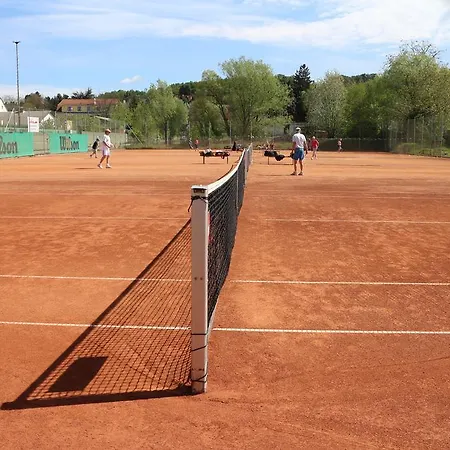 Hotell Centercourt 3*