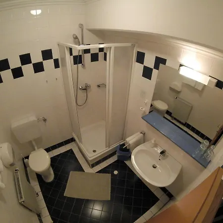 Rauchkuchl Centercourt