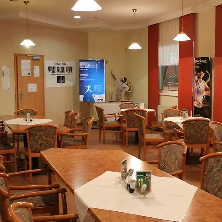 Rauchkuchl Centercourt Hotell 3*