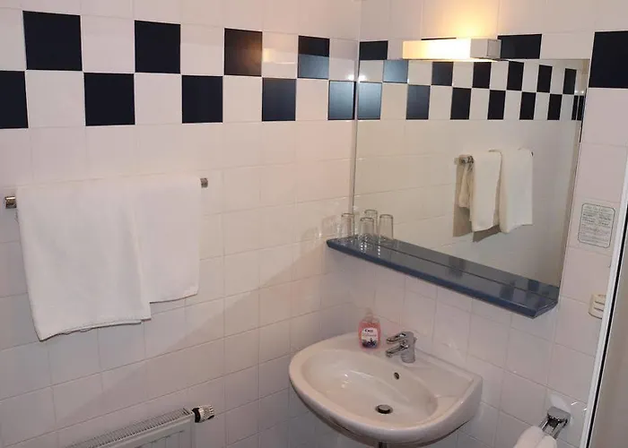 Rauchkuchl Centercourt Hotel 3*